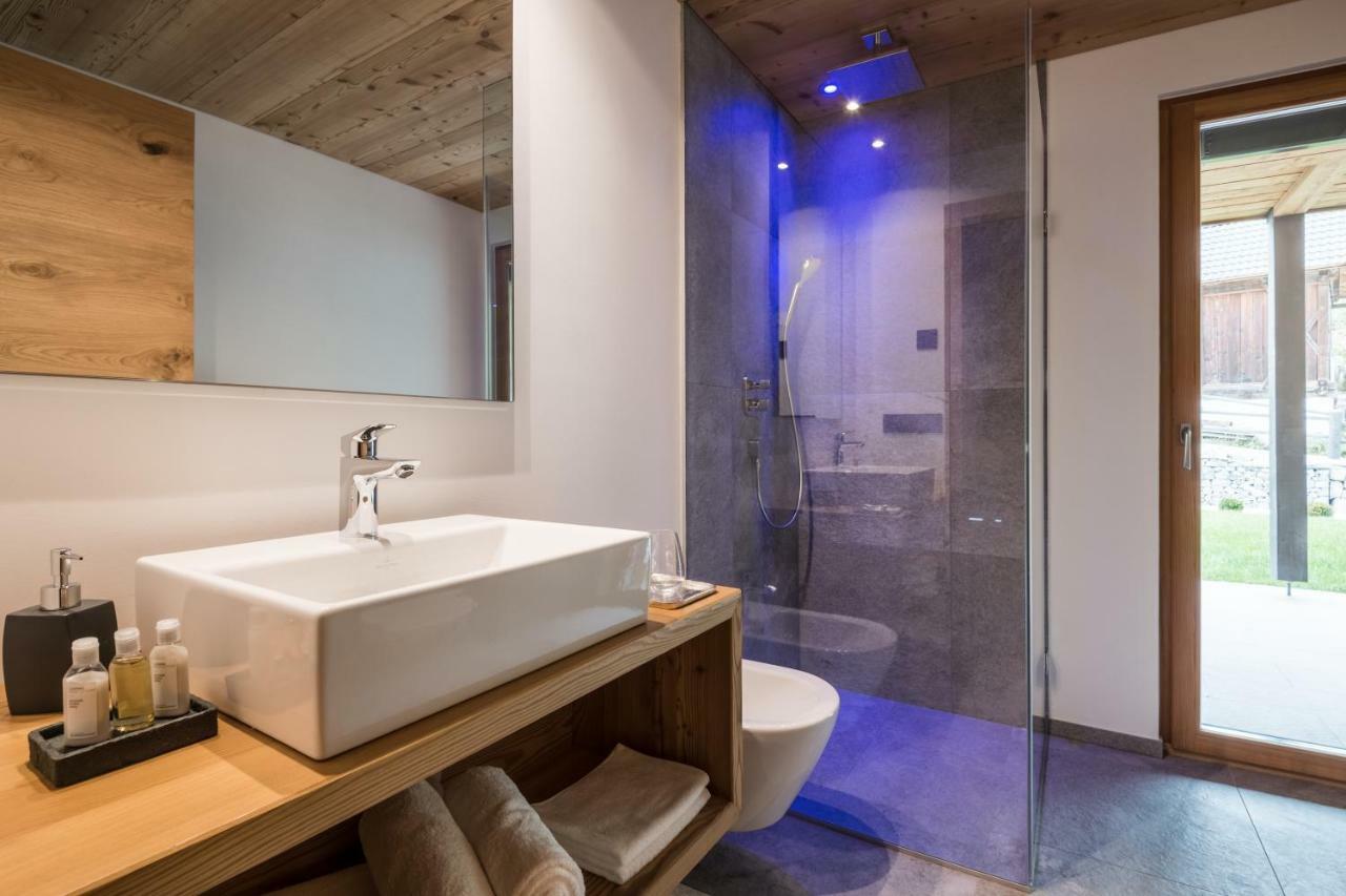 Les Dolomites Mountain Lodges Сан-Мартино-ин-Бадия Экстерьер фото